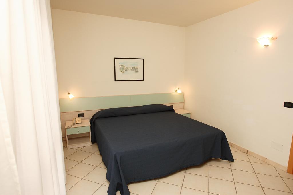 Hotel Club Valtur Porto Ada Pizzo  Pokój zdjęcie